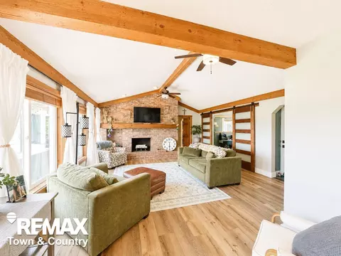 Living - 4564 Hamilton, Gladwin, MI 48624 photo 3 of 7