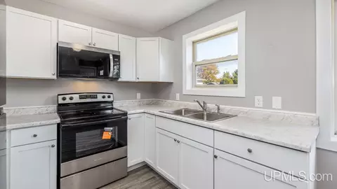 Kitchen - 2720 7th, Escanaba, MI 49829 photo 1 of 2