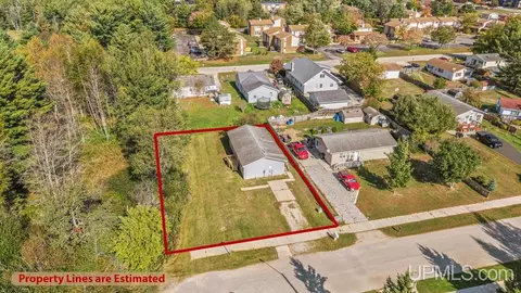 View/Area - 2720 7th, Escanaba, MI 49829 photo 2 of 5