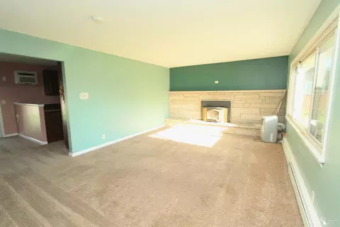 Living - 524 Concetta, Monroe, MI 48161 photo 2 of 3