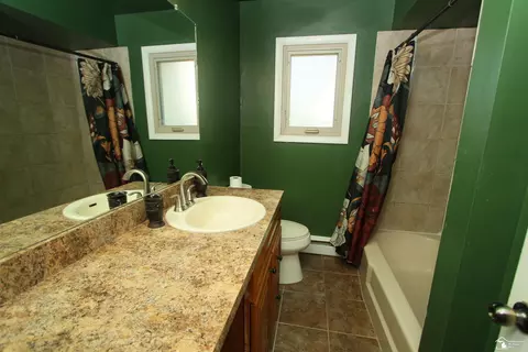 Bath - 524 Concetta, Monroe, MI 48161 photo 1 of 1