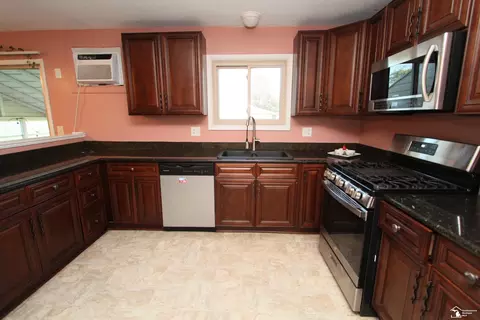 Kitchen - 524 Concetta, Monroe, MI 48161 photo 3 of 3