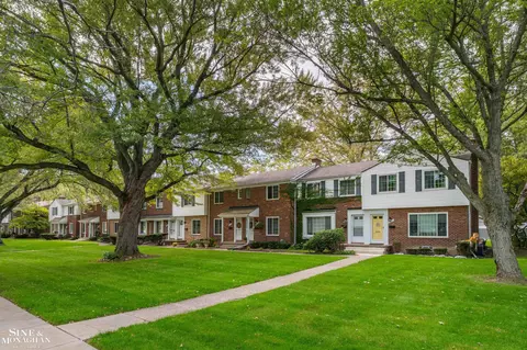 22829 Lakeshore, Saint Clair Shores, MI 48080