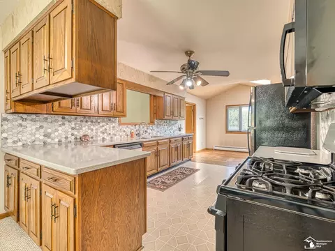 Kitchen - 10725 Jackman, Temperance, MI 48182 photo 5 of 5