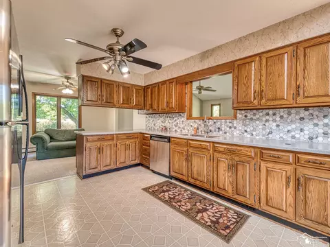 Kitchen - 10725 Jackman, Temperance, MI 48182 photo 4 of 5