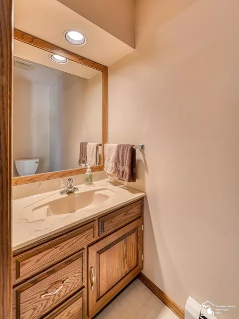 Bath - 10725 Jackman, Temperance, MI 48182 photo 2 of 4