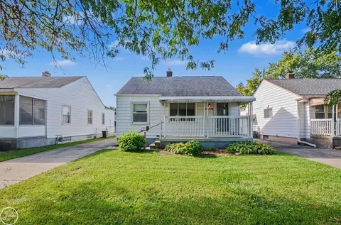 18598 Woodcrest, Harper Woods, MI 48225