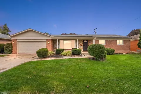 23137 S Rosedale, Saint Clair Shores, MI 48080