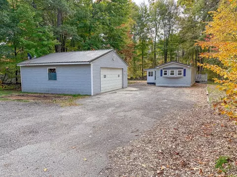 987 W Maplecrest, Sanford, MI 48657
