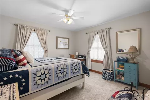 Bedroom - 4207 Crescent Vw, Tecumseh, MI 49286 photo 4 of 8