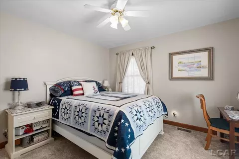 Bedroom - 4207 Crescent Vw, Tecumseh, MI 49286 photo 5 of 8