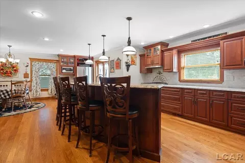 Kitchen - 4207 Crescent Vw, Tecumseh, MI 49286 photo 3 of 6