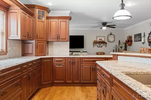 Kitchen - 4207 Crescent Vw, Tecumseh, MI 49286 photo 6 of 6