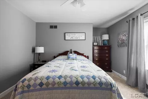 Bedroom - 4207 Crescent Vw, Tecumseh, MI 49286 photo 6 of 8