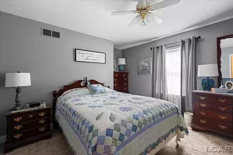 Bedroom - 4207 Crescent Vw, Tecumseh, MI 49286 photo 7 of 8