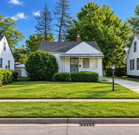 9024 Auburn, Detroit, MI 48228