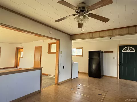Living - 930 N Westwood, Ishpeming, MI 49849 photo 5 of 5