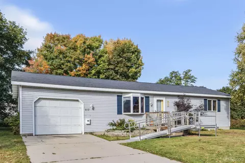 117 N First, Manistique, MI 49854