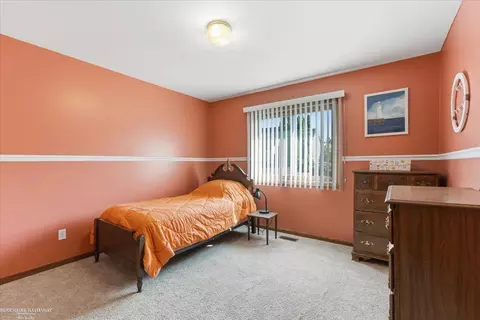 Bedroom - 16184 Nathan, Macomb, MI 48044 photo 3 of 4