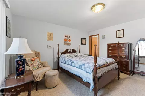 Bedroom - 16184 Nathan, Macomb, MI 48044 photo 2 of 4