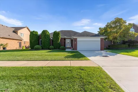 Exterior - 16184 Nathan, Macomb, MI 48044 photo 2 of 5