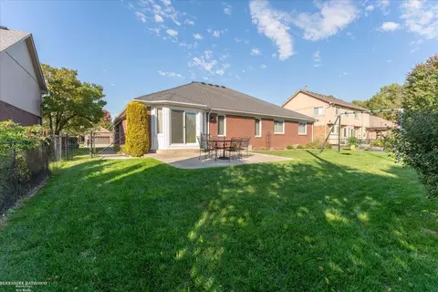 Exterior - 16184 Nathan, Macomb, MI 48044 photo 4 of 5