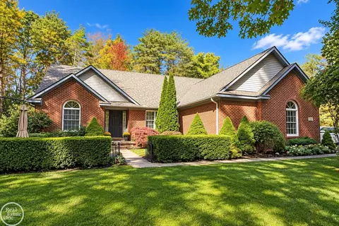 122 Howland Pnes, Oxford, MI 48371