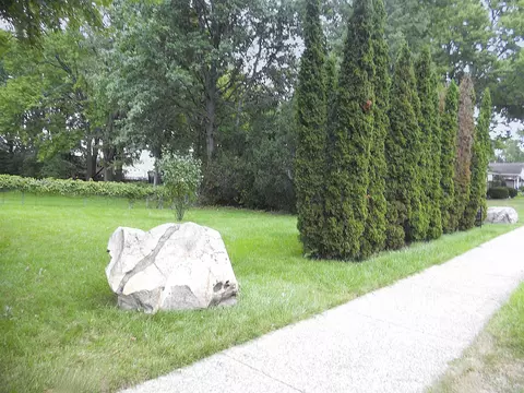 8247 Garbor, Warren, MI 48093 photo 2