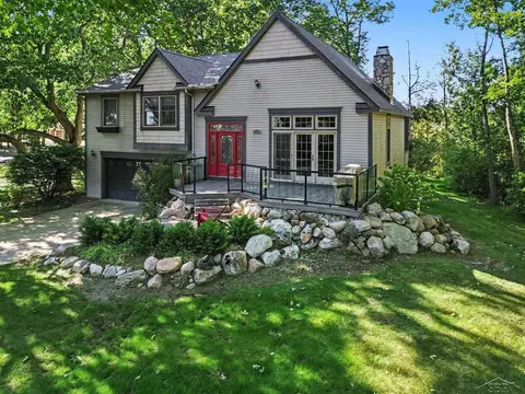 Exterior - 1059 Cove, Au Gres, MI 48703 photo 3 of 5