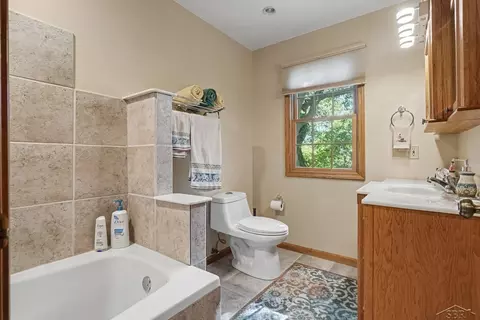 Bath - 1059 Cove, Au Gres, MI 48703 photo 3 of 5