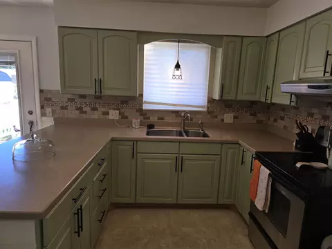 Kitchen - 205 Estelle, Hemlock, MI 48626 photo 3 of 4