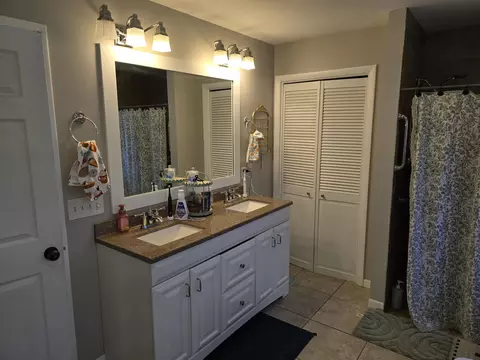 Bath - 205 Estelle, Hemlock, MI 48626 photo 1 of 2