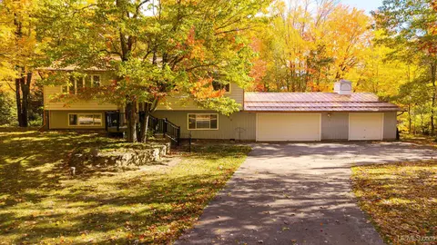 664 N Maple Hl, Gwinn, MI 49841