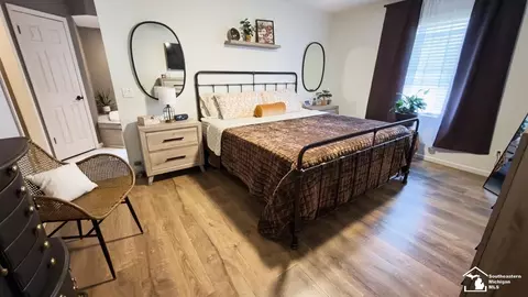 Bedroom - 4900 Evergreen, Monroe, MI 48161 photo 1 of 7