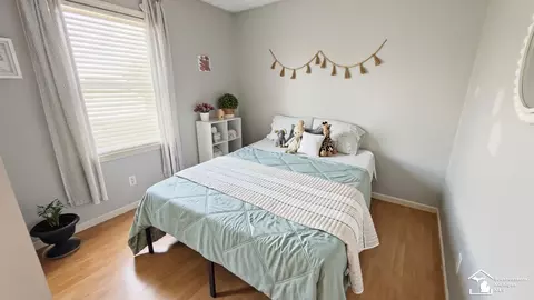 Bedroom - 4900 Evergreen, Monroe, MI 48161 photo 4 of 7