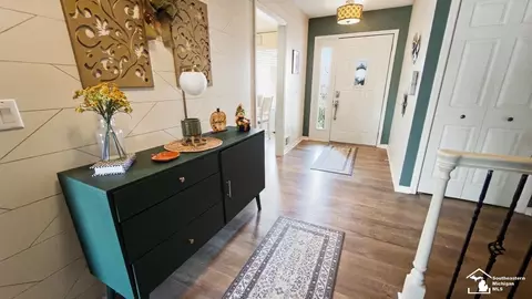 Entry Way - 4900 Evergreen, Monroe, MI 48161 photo 1 of 4