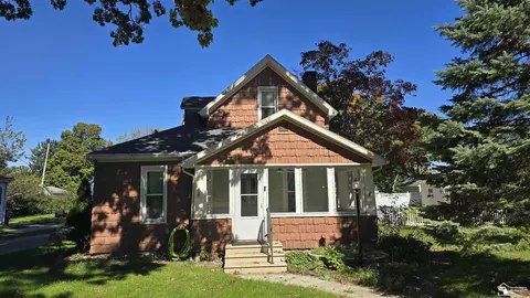 68 W Elm, Petersburg, MI 49270