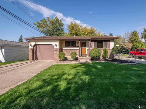 22306 William, Rockwood, MI 48173