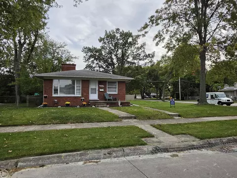 22030 Cedar, Saint Clair Shores, MI 48081