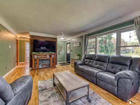 Living - 1359 Moore, Adrian, MI 49221 photo 3 of 4