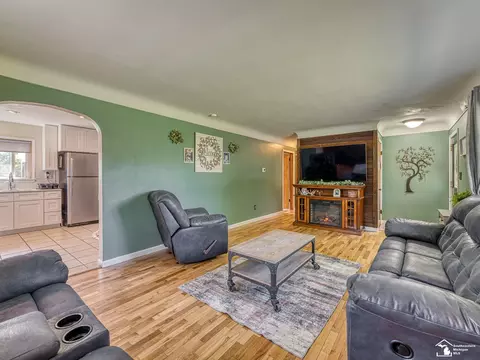 Living - 1359 Moore, Adrian, MI 49221 photo 4 of 4