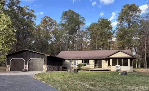 w6024 Oak Crest Drive, Norway, MI 49870