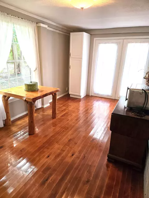 Dining - 229 N N Arc, Gladwin, MI 48624 photo 1 of 2