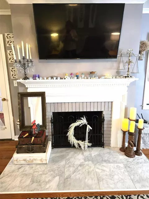 Living - 229 N N Arc, Gladwin, MI 48624 photo 1 of 3