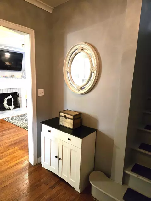Entry Way - 229 N N Arc, Gladwin, MI 48624 photo 1 of 7