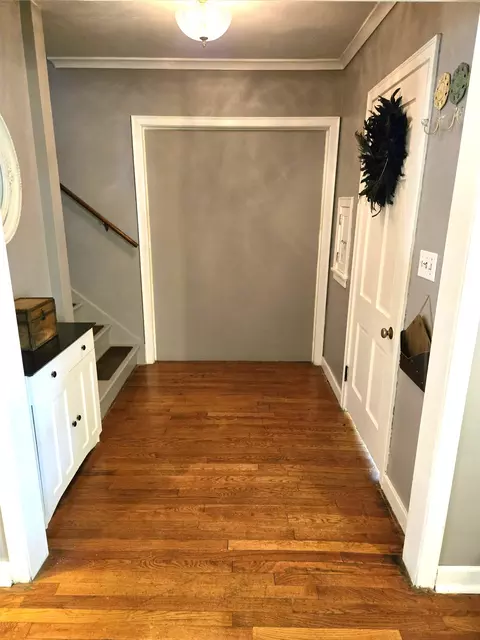 Entry Way - 229 N N Arc, Gladwin, MI 48624 photo 2 of 7
