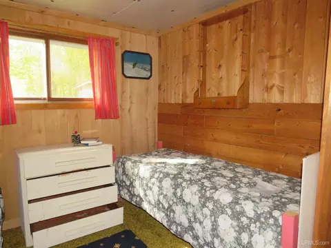Bedroom - Off Net River, Amasa, MI 49903 photo 3 of 3