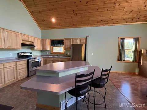 Kitchen - 25455 Opal, Watton, MI 49970 photo 3 of 4