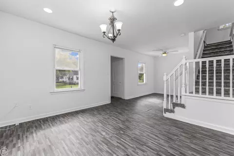 Living - 7259 Prospect, Warren, MI 48091 photo 3 of 4
