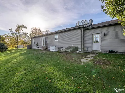 Exterior - 1858 W Albain, Monroe, MI 48161 photo 8 of 9